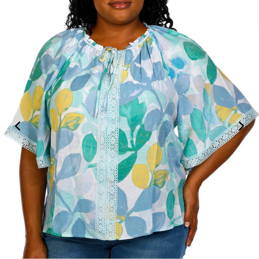 NWT Hope & Harlow Plus Size Floral Print Blouse